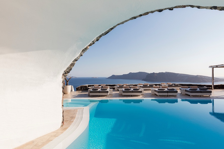 Canaves Oia — Infinity edge